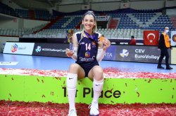 Aleksia Karutasu, VakıfBank'a döndü