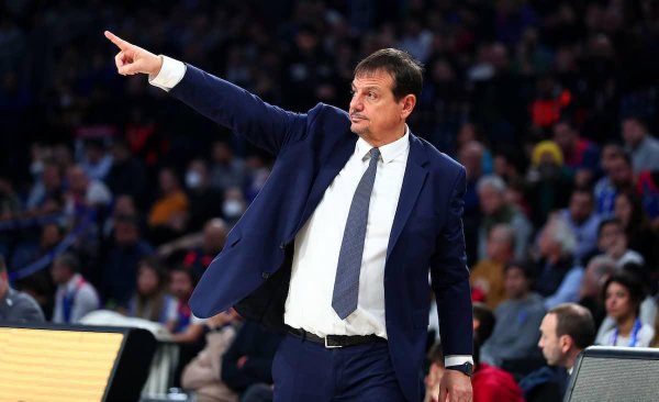 Anadolu Efes başantrenörü Ergin Ataman: “Singleton basketbolu özlemiş, farklı tekliflere rağmen bizi seçti”