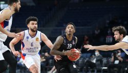 Anadolu Efes - HDI Sigorta Afyon Belediye maç sonucu: 90-68