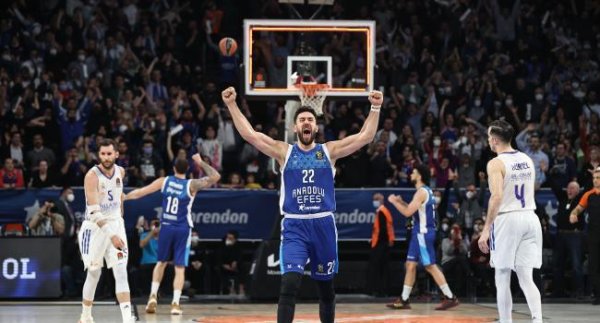 Anadolu Efes'ten THY Avrupa Ligi'nde seyirci rekoru