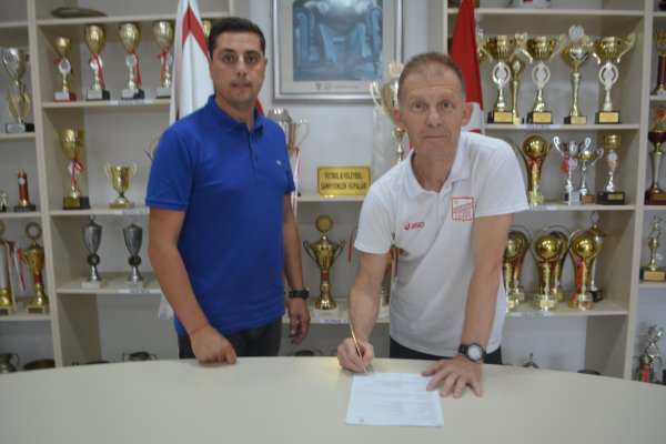 Ayvalıkgücü Belediyespor, Gökhan Edman ile yola devam ediyor