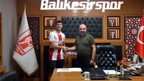 Balıkesirspor'da Birol Parlak da imzaladı