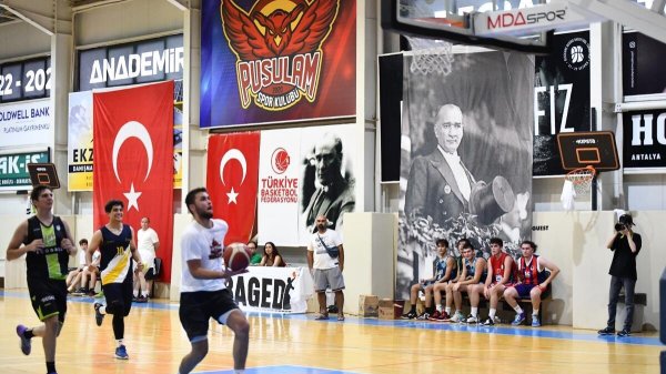 Denizli basketbolunda bir ilk yaşandı