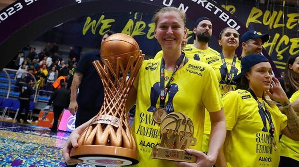 Emma Meesseman, 1 sezon daha Fenerbahçe'de