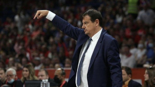 Ergin Ataman: “Giannis Antetokounmpo Bana ‘Hayalim Senin Takımında Oynamak’ Dedi”