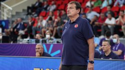 Ergin Ataman: Shane Larkin'in parmaklarında ciddi bir problem var