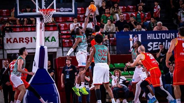 FIBA Şampiyonlar Ligi'nde P. Karşıyaka, Oostende'yi rahat geçti