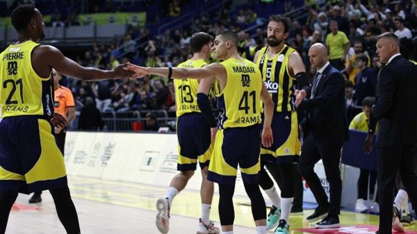 Fenerbahçe Beko, Türk Telekom'u farklı mağlup etti!