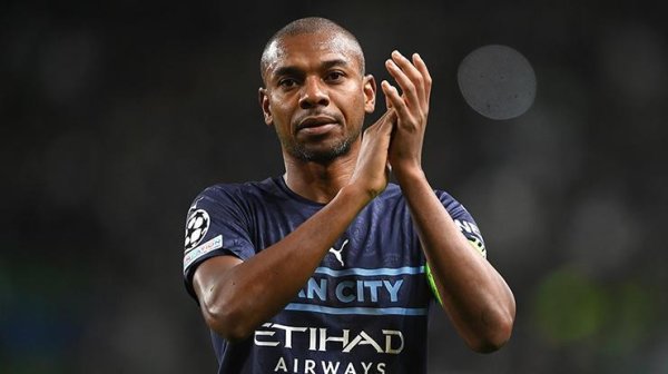 Fernandinho Brezilya’ya dönüyor