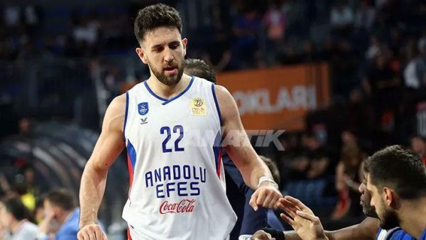 Flaş gelişme! Vasilije Micic, Anadolu Efes'te kalıyor