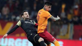 Galatasaray'da Pulgar sınıfı geçti