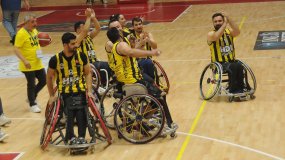 Galatasaray’ı yenen Fenerbahçe adını finale yazdırdı