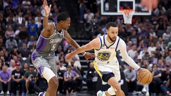 Golden State Warrirors avantajı kaptı! Jimmy Butler tarih yazdı