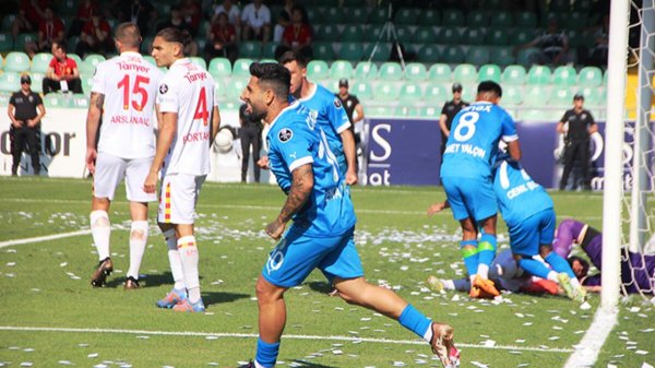 Göztepe'nin Süper Lig hayali seneye kaldı