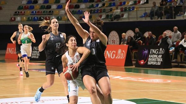 Kadınlar Basketbol Süper Ligi'nde Beşiktaş'a İzmit Belediyespor engeli!