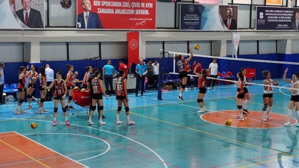 Olaylı voleybol maçı karakolda bitti!