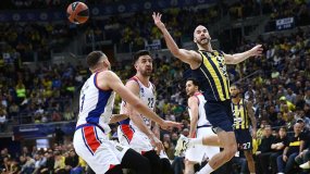 (ÖZET) Fenerbahçe Beko - Anadolu Efes maç sonucu: 103-86 | Olaylı derbi Fenerbahçe'nin