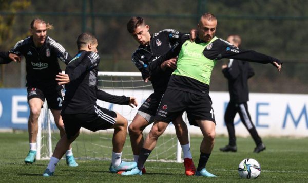 Son dakika Beşiktaş haberi! Siyah-Beyazlılar iç transfere yöneldi!