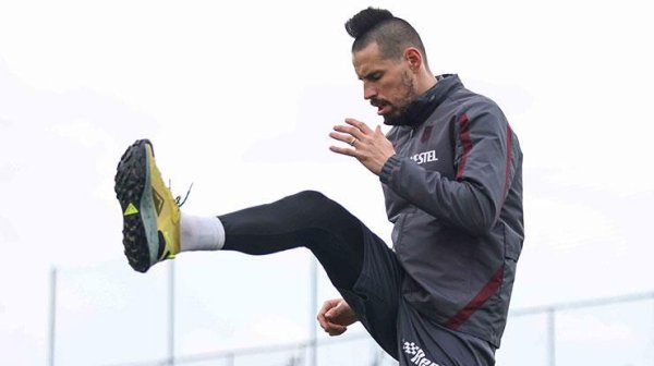 Son dakika! Trabzonspor'a Beşiktaş maçı öncesi Marek Hamsik müjdesi