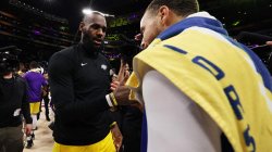 Sonunculuktan finale! Lakers'ta LeBron James tarih yazdı