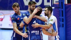 TSYD İzmir Voleybol Turnuvası'nda şampiyon Arkas Spor