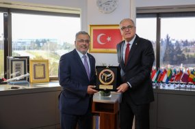 TVF Başkanı Mehmet Akif Üstündağ'dan THY'ye ziyaret