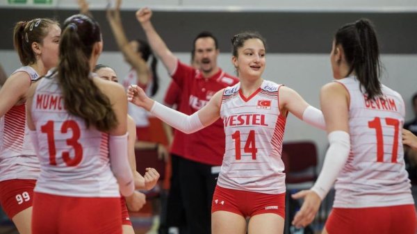 U17 Milli Voleybol Takımı üst üste ikinci kez Avrupa ikincisi