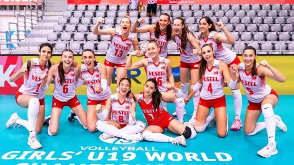 U19 Kız Milli Voleybol Takımı'ndan 2'de 2!