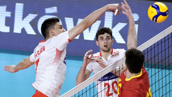 U20 Avrupa Voleybol Şampiyonası'nda Milliler, İspanya'ya mağlup oldu