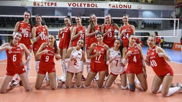 U20 Kadın Voleybol Milli Takımı, Yunanistan'ı yıktı! Finale yükseldi