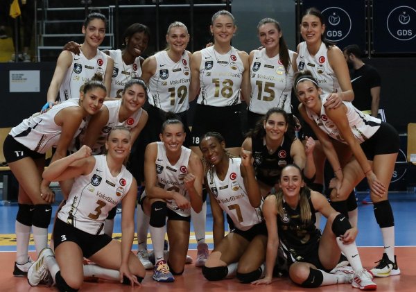 VakıfBank evinde set vermedi