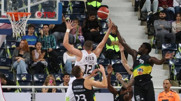 Yukatel Merkezefendi Belediyesi Basket - Frutti Extra Bursaspor: 56-68