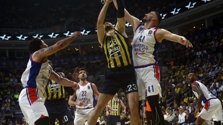 Fenerbahçe Beko - Anadolu Efes maçına damga vurdu Ergin Ataman maç bitmeden sahayı terk etti...